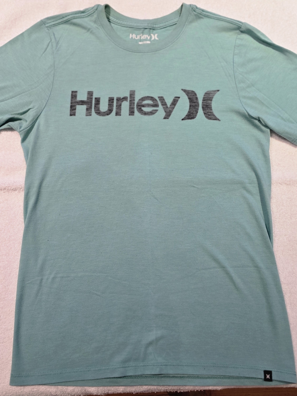 Hurley Short-Sleeve Logo Tee in Seafoam Green SZ SM